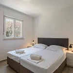 Beautiful In Dingac With Wifi Apartment Gornji Dingac